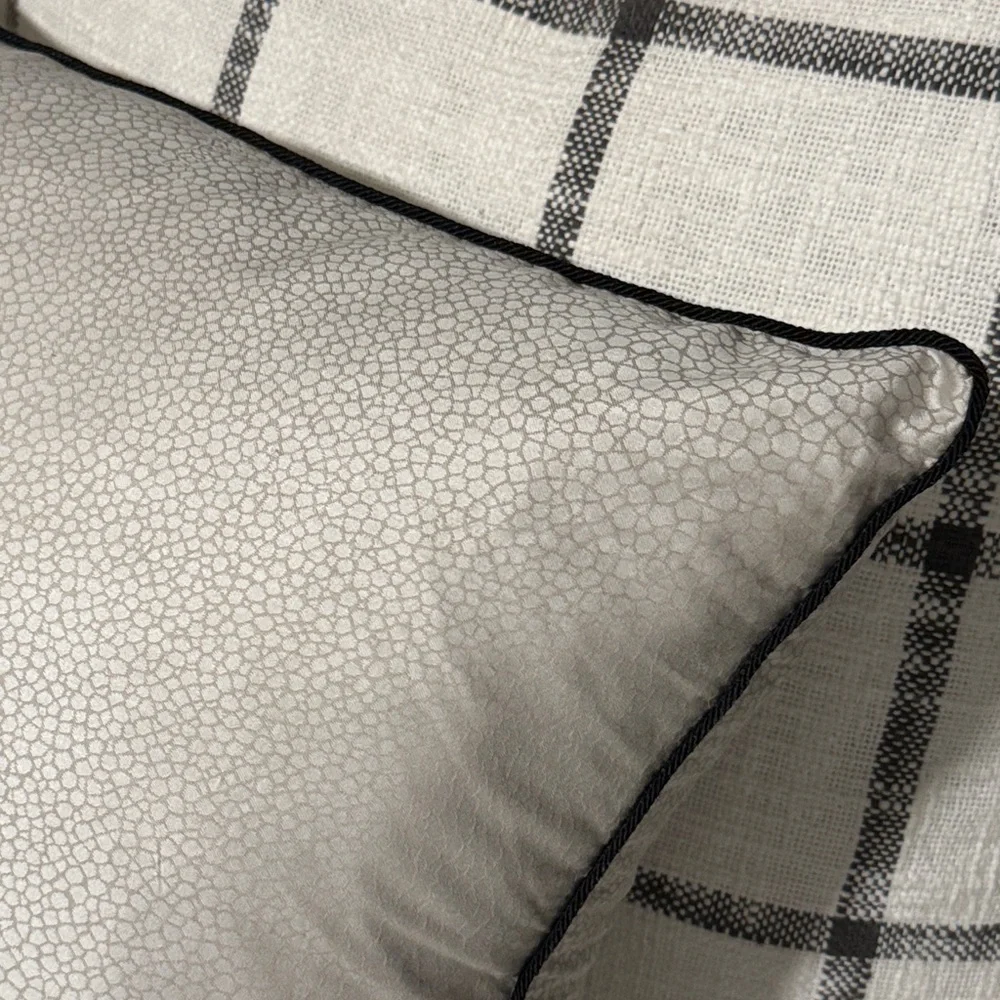 2-Roberto Cavalli Decorative Animal Print 20”x20” Throw Pillows Made in‎ Italy.
